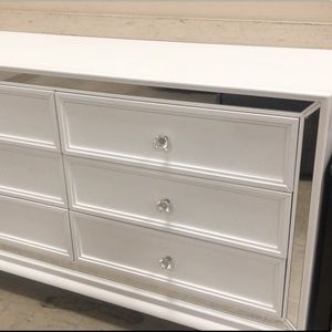 Meet your Posher, Mina